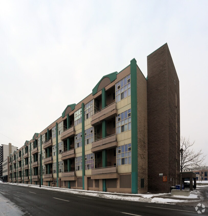 Primary Photo - 21-71 Sanford Ave N