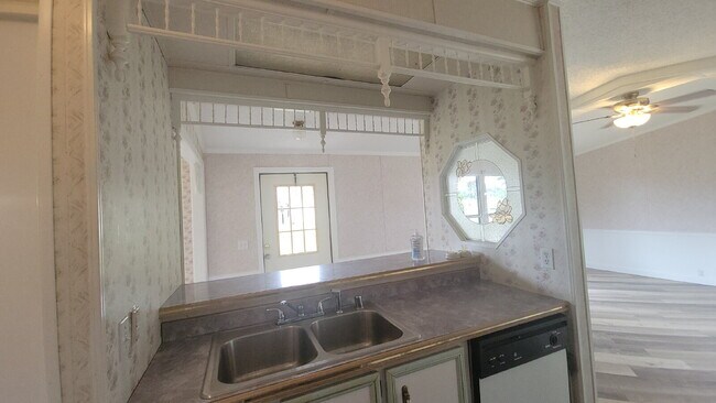 Foto del edificio - " 2-Bed, 2-Bath Mobile Home Retreat in Tan...