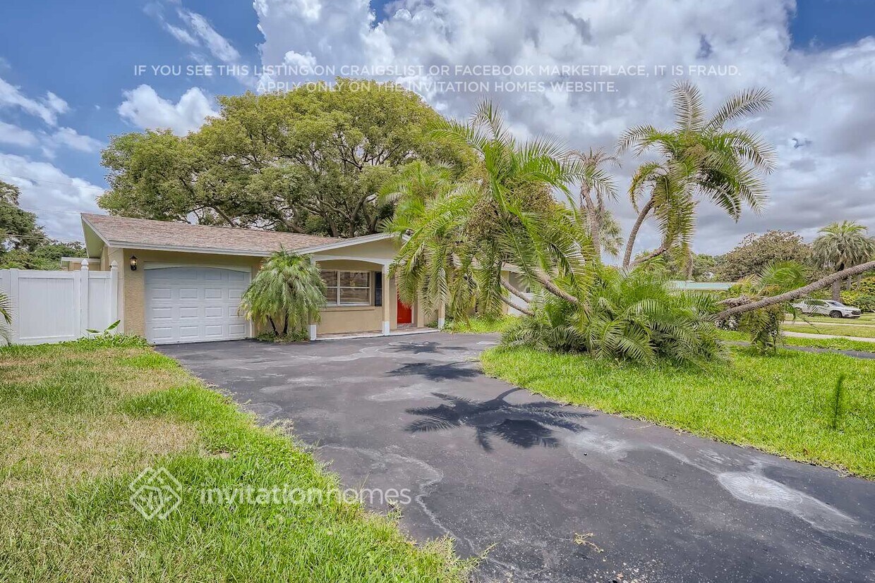 Foto principal - 11515 86th Ave N