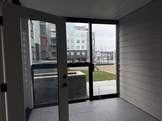 Photo du bâtiment - 19911-19976 76 Ave