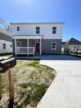 Building Photo - 2702 E 39th St