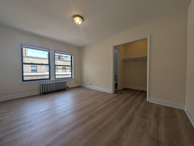 Foto del edificio - 5417 N Kenmore Ave