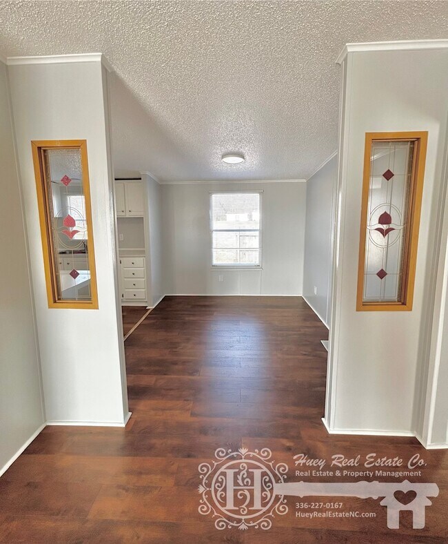 Foto del edificio - 2008 Burnett Church Rd