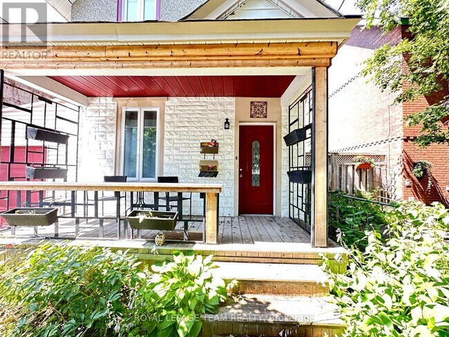 Photo du bâtiment - 182-182 Lebreton St N