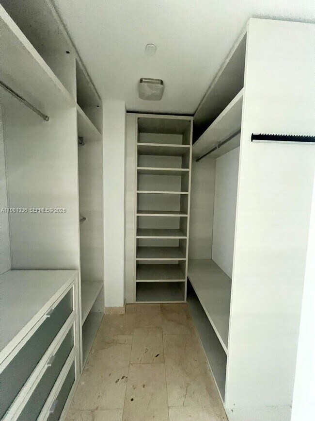 Foto del edificio - 68 SE 6th St