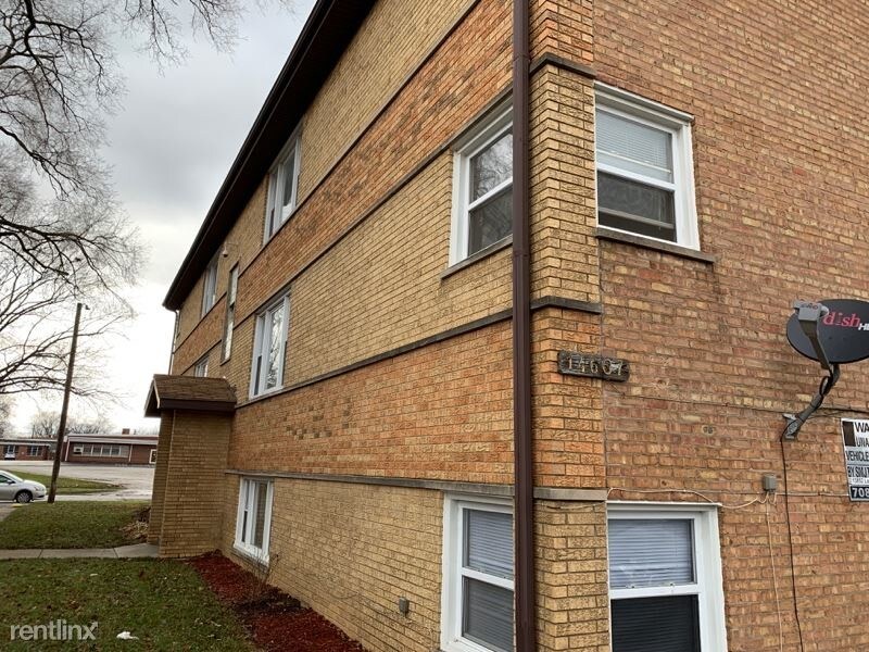 14601 Karlov Ave, Midlothian, IL 60445 Room for Rent in Midlothian