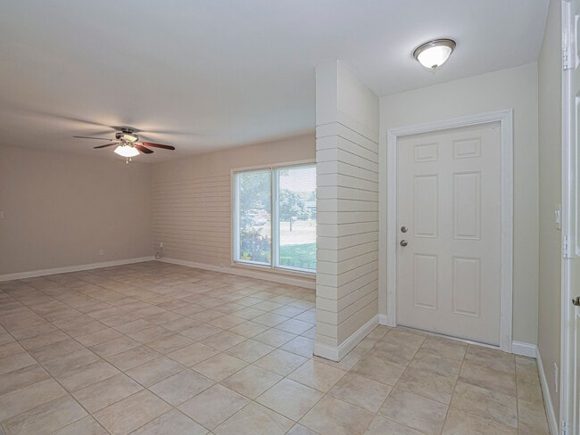 Foto del edificio - 855 28th Ave