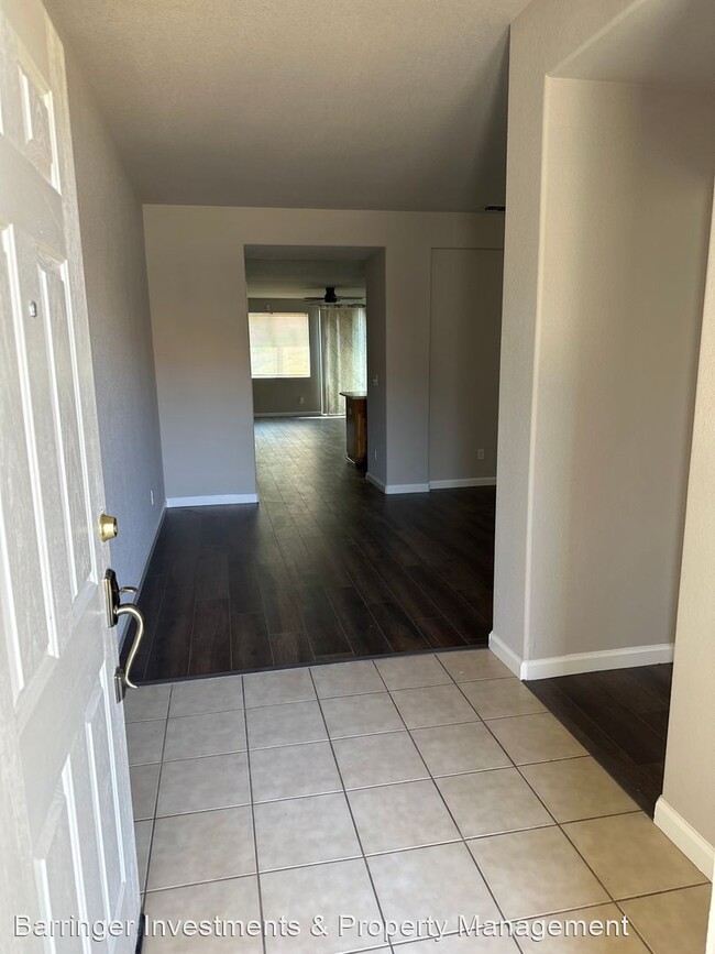 Building Photo - 4 br, 2 bath House - 3020 McCook Way