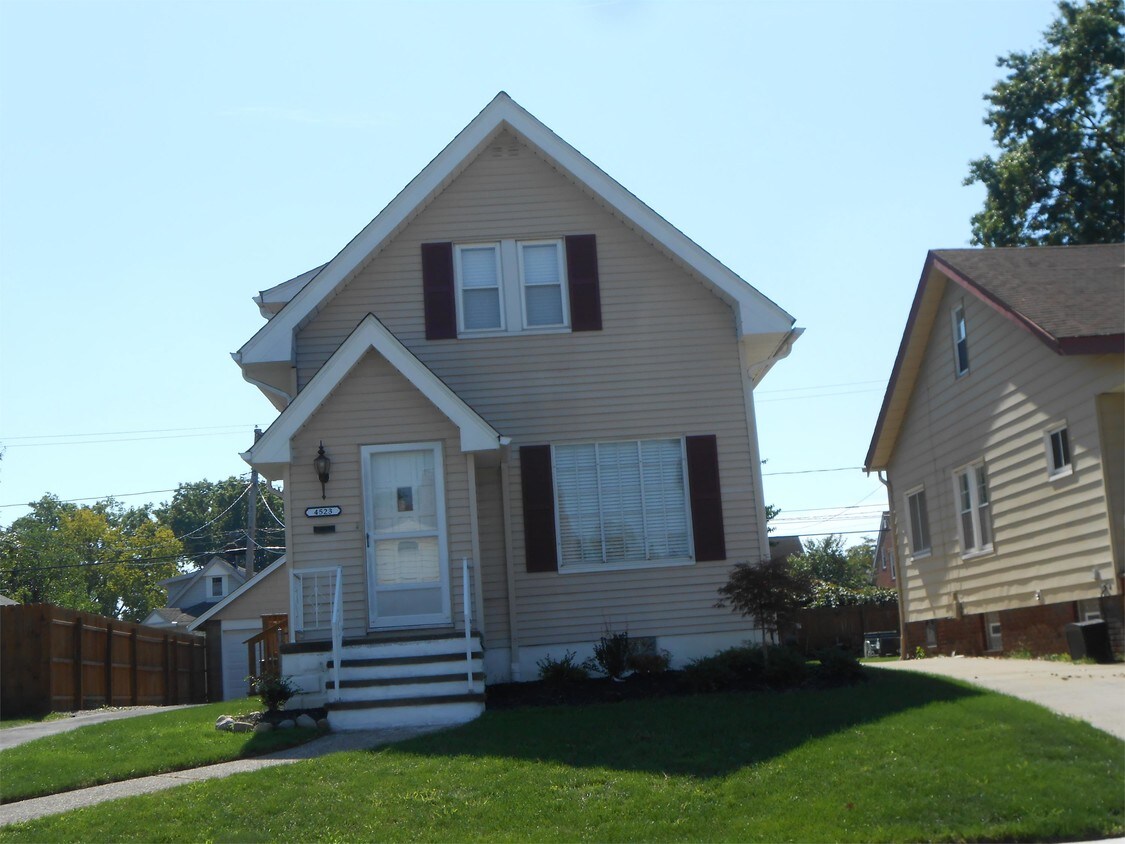 4523 Pershing Ave, Parma, OH 44134 House Rental in Parma, OH