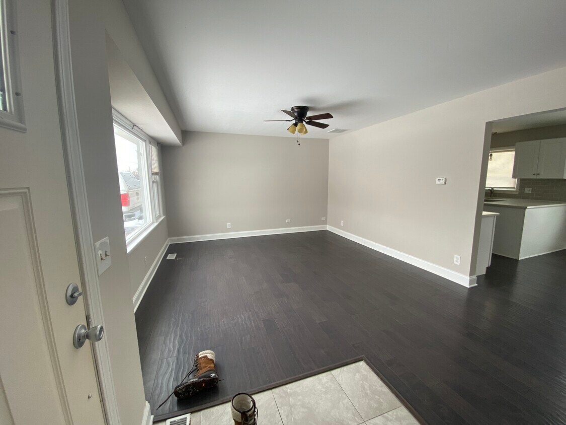 16625 84th Ave, Tinley Park, IL 60477 House Rental in Tinley Park, IL