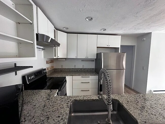 Foto del edificio - 1895 Alpine Ave.