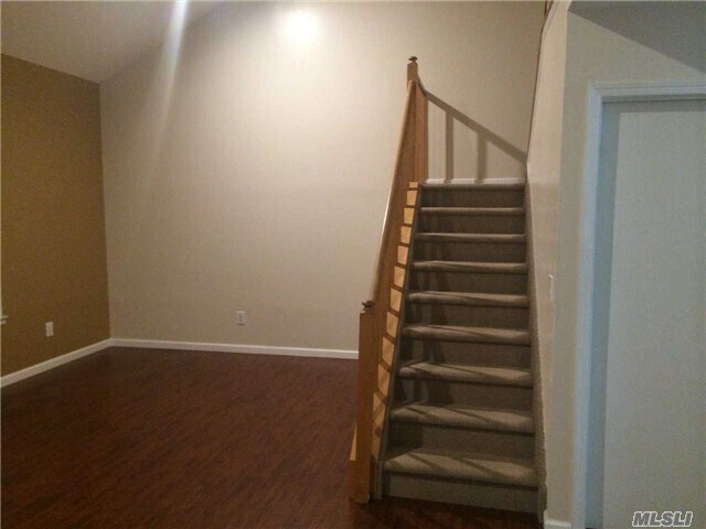 Foto del edificio - 5 Sprucewood Blvd