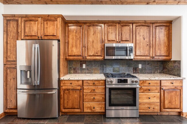 Foto del edificio - Freshly Renovated Deer Mountain Home for Rent NOW!