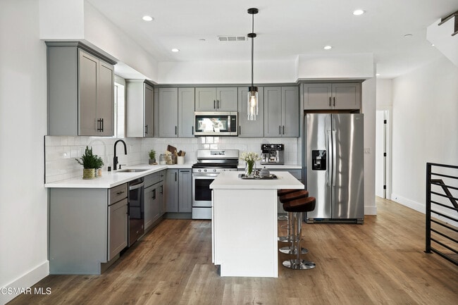 Foto del edificio - 10908 Hesby St