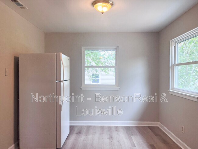 Building Photo - 307 Walton St