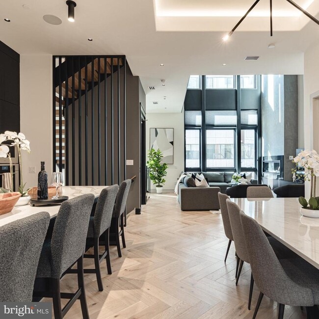 Building Photo - 111 S 24th St