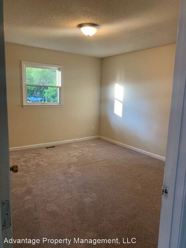 Building Photo - 2 br, 1 bath House - 203 Walnut Street