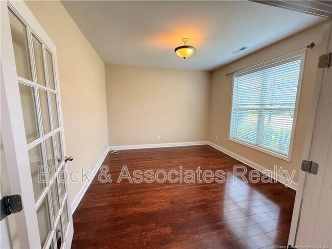 Building Photo - 1705 Bluffside Dr