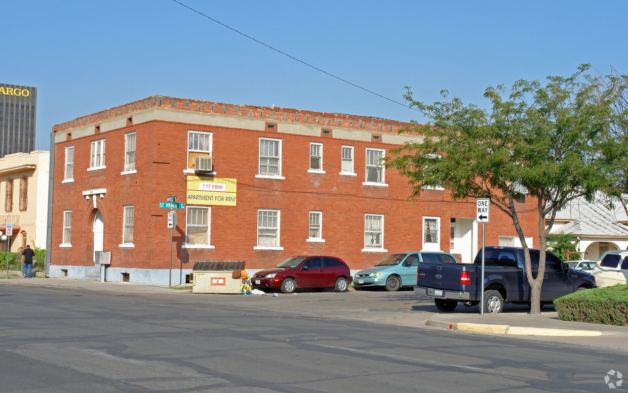 Building Photo - John Carmon Apartments