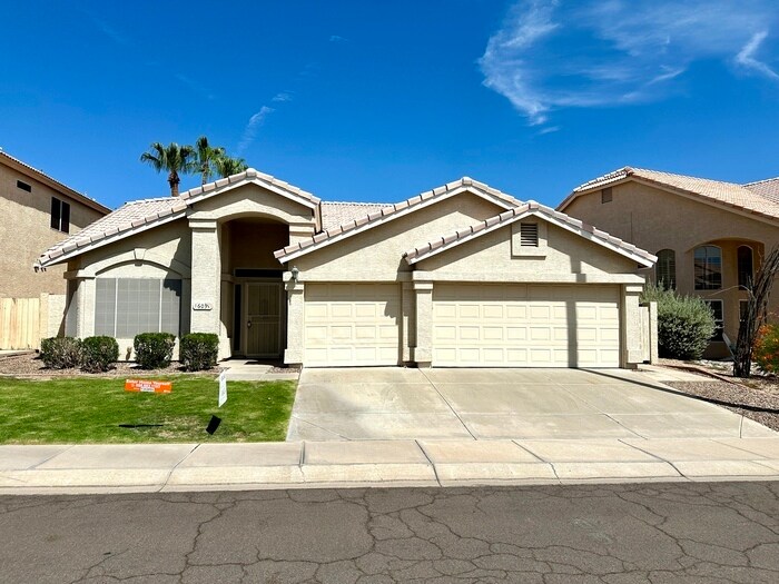 Foto principal - Gated Fairways at the Foothills home w/a 3...