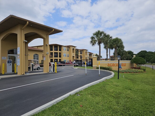 Gated entrance - 4333 Bayside Village Dr