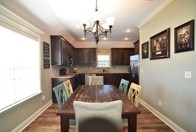 Foto del edificio - Stylish 3BD/2BA Home with Spacious Yard ne...