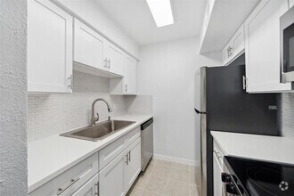 Building Photo - 5001 Lamonte Ln