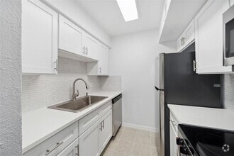 Building Photo - 5001 Lamonte Ln