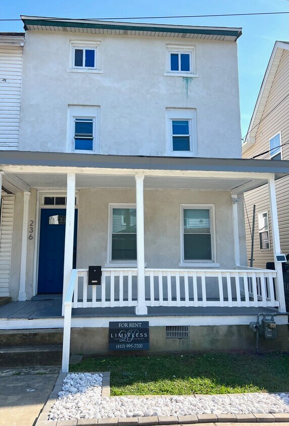 Primary Photo - 236 W Main St