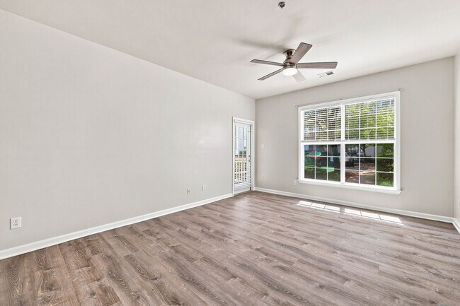 Building Photo - 270 Riverbend Dr