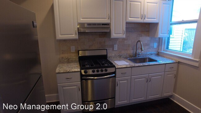 Foto del edificio - 1 br, 1 bath House - 45 Cherry St