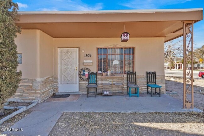 Building Photo - 1309 Zuni Pl
