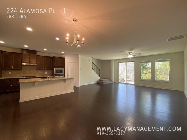 Building Photo - 224 Alamosa Pl