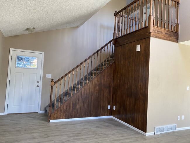 Front Door/Stairs - 4953 Witches Hollow Ln