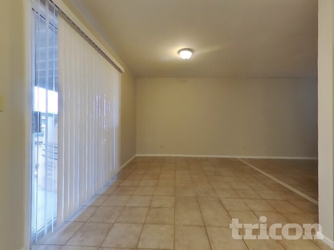 Building Photo - 809 95th Pl