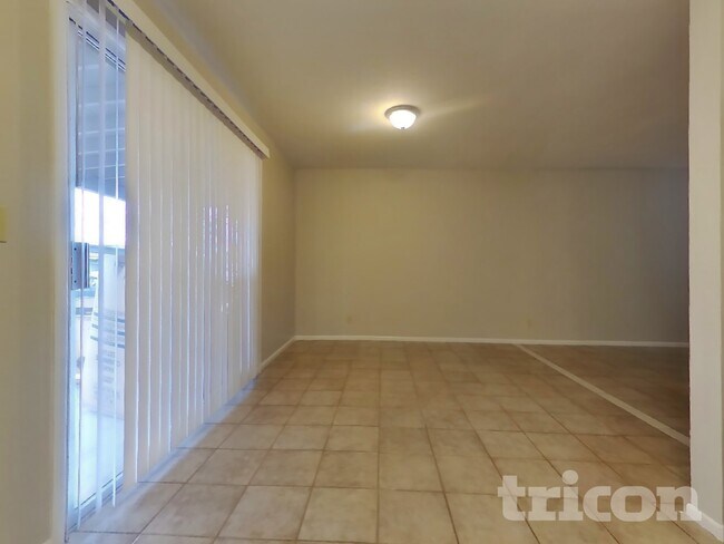 Foto del edificio - 809 95th Pl