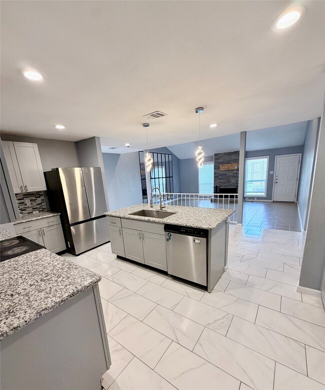 Building Photo - 3203 Silverside Dr