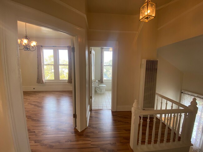 Foto del edificio - 1626 Santa Clara Ave