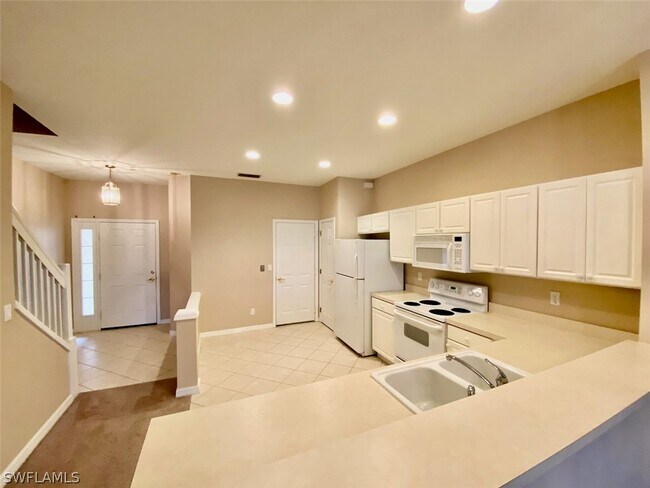 Foto del edificio - 8291 Village Edge Cir