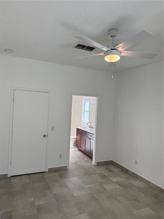 Foto del edificio - 1851 Wedgewood Way