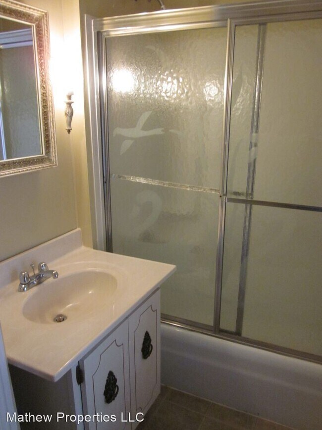 Foto del edificio - 3 br, 1 bath House - 631 Lake St.