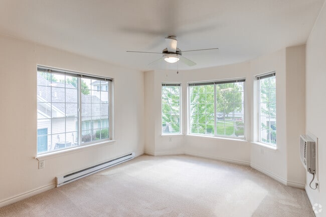 Bronze - 1BR, 1BA - 812 SF - Lion's Gate