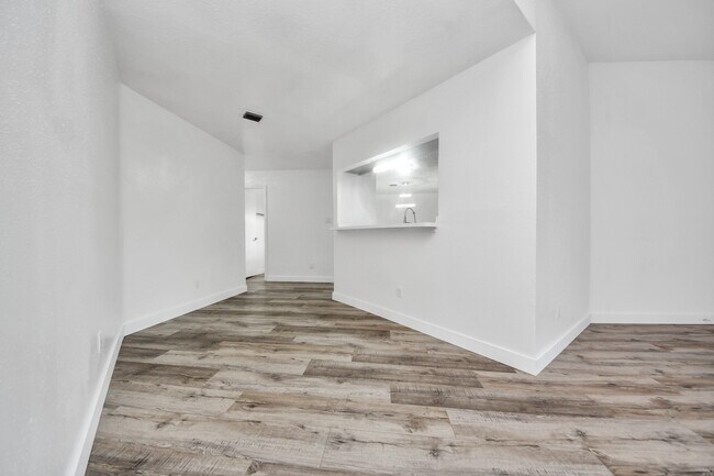 Foto del edificio - 11627 Bowlan Ln