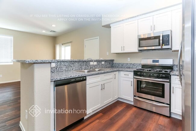Foto del edificio - 7920 Violet Dawn St
