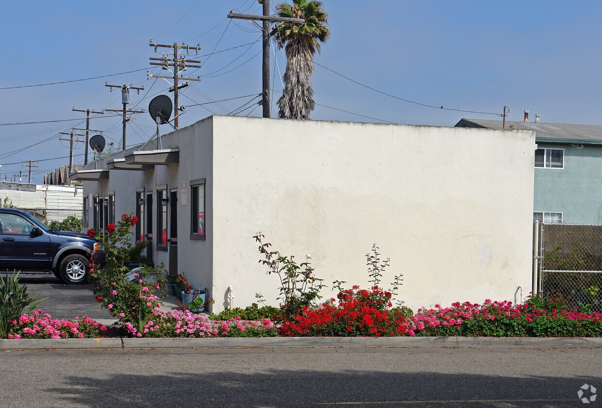 Building Photo - 722 San Pedro St