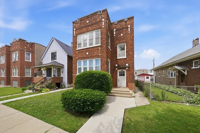 Building Photo - 3244 W 62nd Pl