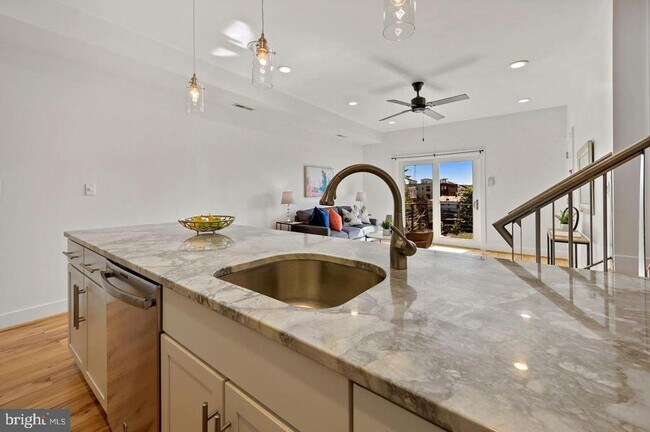 Foto del edificio - 3325 11th St NW