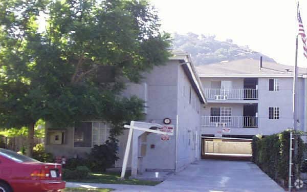 Primary Photo - 1586 Yosemite Dr