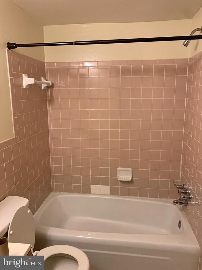 Foto del edificio - 7517 Riverdale Rd