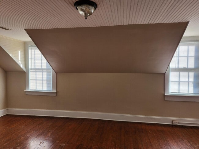 Building Photo - 132 Euclid St